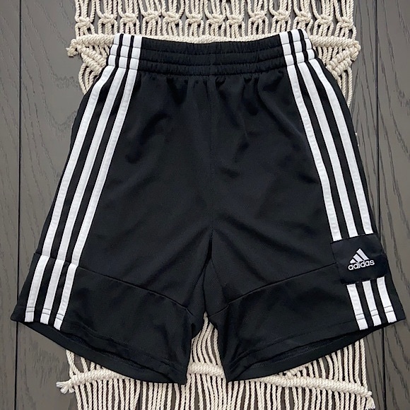 Boys Adidas Athletic Shorts Size Small 8 - Picture 1 of 3